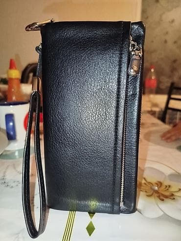 часы с браслетом: Компактная мужская сумка-клатч из черной гладкой эко-кожи. - — 1