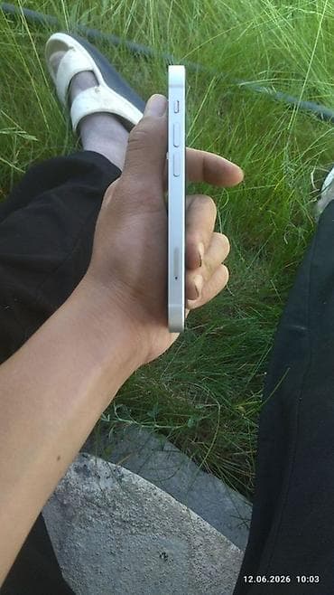 мавик 3: IPhone 13 mini, Белый — 4