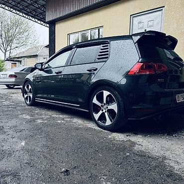 Продажа авто: Volkswagen Golf GTI: 2016 г., 2 л, Вариатор, Бензин, Хэтчбэк — 2