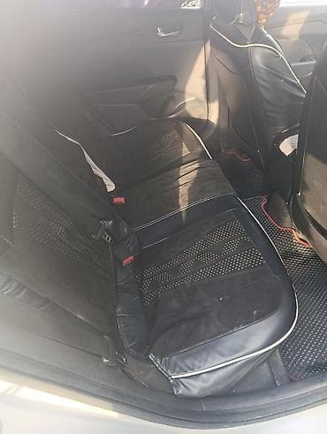 накладки соната: Салон Hyundai с автоматической коробкой передач. На фото представлен — 3