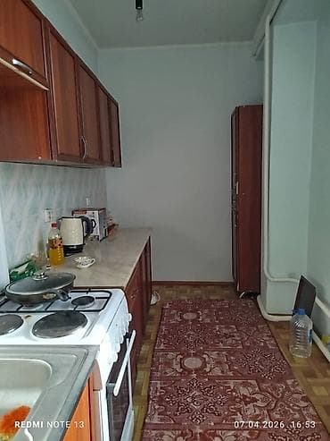Кыймылсыз мүлк: Сдается 3‑комнатная квартира в Чолпон-Ате (3-мкр), базовой меблировкой — 3
