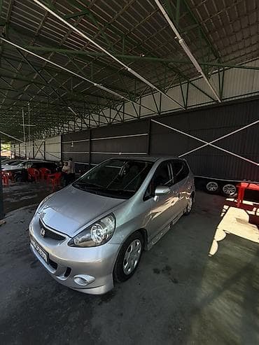 2 4 д: Honda Fit: 2004 г., Автомат, Бензин, Хэтчбэк — 3