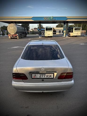 зеркало большие: Mercedes-Benz E-Class: 2001 г., 2.2 л, Механика, Дизель, Седан — 9
