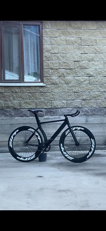 шосей: Трековый/фикс велосипед с агрессивной аэрогеометрией и глубокими — 1