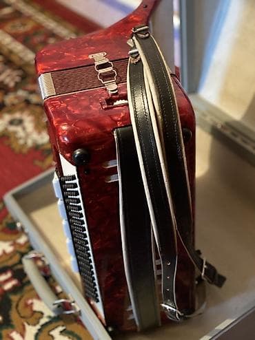 богатый: Аккордеон Weltmeister (ГДР) - Клавиатура: 41 клавиша (пианистическая) — 3