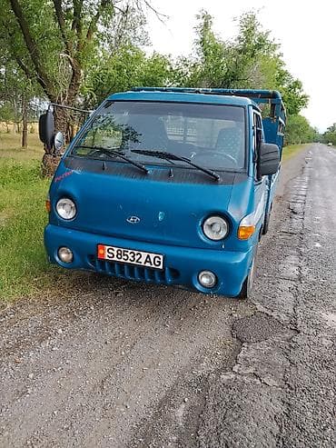 e500 124: Легкий грузовик, Hyundai, Б/у — 2