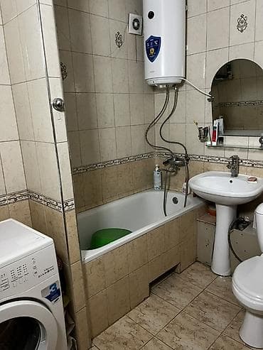 мебельные магазины: 3 комнаты, 58 м², 5 мкр 104 серия, 1 этаж, Требуется ремонт — 9