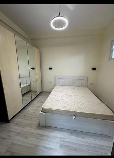 osh flat: Сдается просторная 2х комнатная квартира в центре города, со всеми — 1