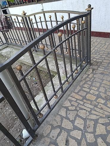 покрытие крыши: Готовые перила, Материал: Кованное железо, Для крыльца — 3