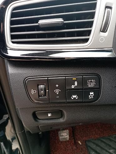 kia bongo3: Kia Niro: 2017 г., 1.6 л, Автомат, Гибрид, Кроссовер — 9