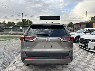 range rower: Toyota RAV4: 2022 г., 2 л, Автомат, Бензин, Кроссовер — 5