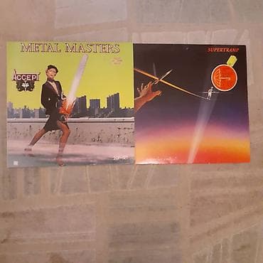 Виниловые пластинки: Продам виниловые диски в очень хорошем состоянии. Всем привет, в сеть — 3