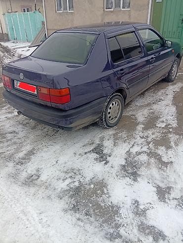 Volkswagen Vento: 1996 г., 1.8 л, Механика, Бензин, Седан at lalafo.kg Volkswagen Vento: 1996 г., 1.8 л, Механика, Бензин, Седан