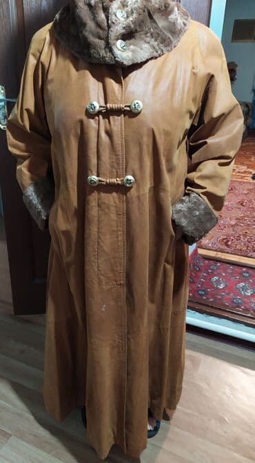 срочно продаю в связи с переездом: Плащ эксклюзив Италия 48-50 размер, состояние норм, р-н не доезжая — 4