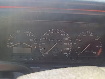 mazda 323 2003: Volkswagen Passat: 1990 г., 1.8 л, Механика, Бензин, Седан — 7