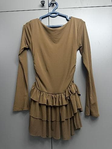 безрукавка альпака: Платье мини с длинными рукавами и многослойными воланами - Цвет — 1