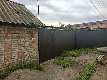 обмен однокомнатной квартиры на дом: Продаётся дом барачного типа. гостиная, две спальни, кухня, коридор — 9