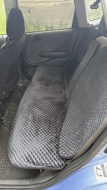 Honda Fit: 2001 г., 1.3 л, Автомат, Бензин, Хэтчбэк — 5