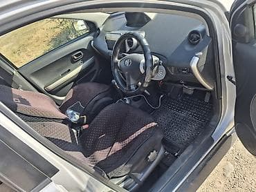 Toyota Ist: 2003 г., 1.3 л, Автомат, Бензин, Хетчбек — 10