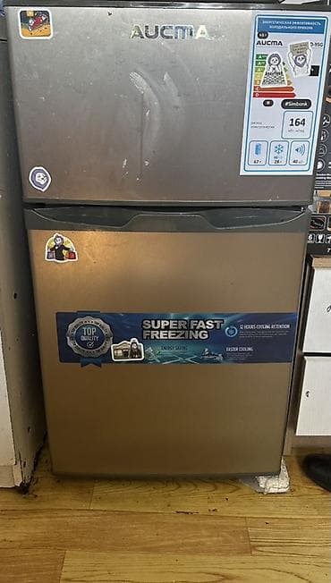 Холодильник AUCMA (двухкамерный, морозилка сверху) Пользовалис месяц