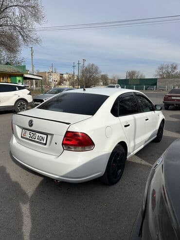 дом обмен на авто: Volkswagen Polo: 2013 г., 1.6 л, Механика, Бензиновая, Седан — 7