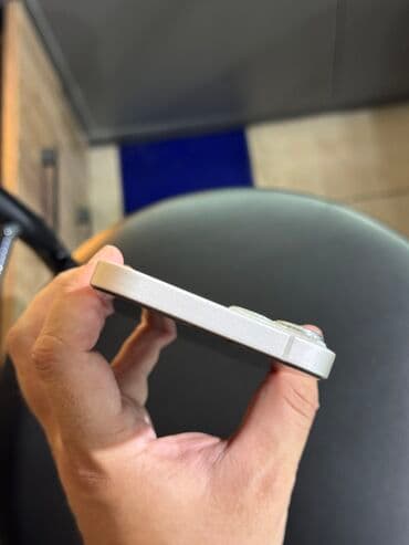 IPhone 13, Б/у, 256 ГБ, Белый, Зарядное устройство, Защитное стекло, Кабель, 88 %