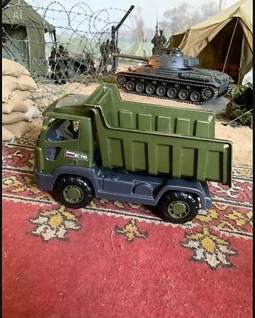 Игрушки: Игрушечный самосвал военный стиль - Материал: прочный пластик - Цвет — 2