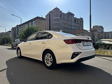 зима 13: Kia K3: 2021 г., 1.6 л, Вариатор, Бензин, Седан — 1
