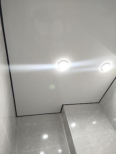 черный металл: Все элементы работают вместе: свет, линии потолка и ниши. За счёт — 9