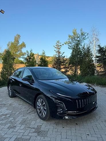 eqm5: Продается абсолютно новый Hongqi E-QM5 (2023)— Идеальное состояние — 2