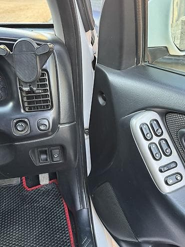 2 9тд: Mazda Tribute: 2003 г., 2 л, Автомат, Бензин, Кроссовер — 7