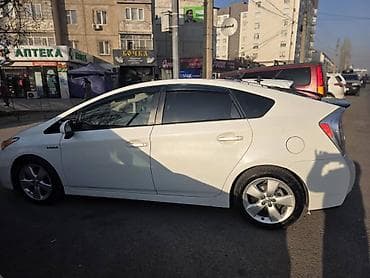 Toyota Prius: 2012 г., 1.8 л, Робот, Гибрид, Хэтчбэк — 3