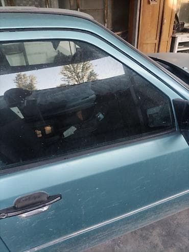 sprinter rex: Mercedes-Benz W124, седан, бирюзовый цвет. Классический кузов с — 4