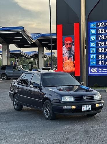 автокредит на бу авто бишкек: Volkswagen Vento: 1994 г., 1.8 л, Кол менен иштөөчү, Бензин, Седан — 3