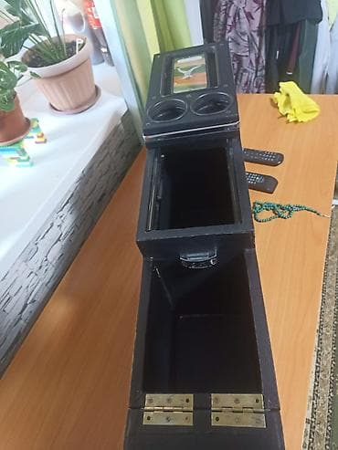 Унаа: Автомобильный подлокотник-органайзер с выдвижным модулем Описание: - — 3