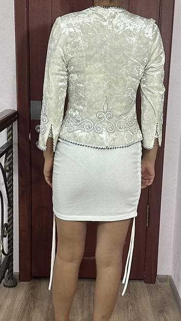 Личные вещи: Очень нежный и дорогой вариант — светлый бархат с аккуратной вышивкой — 2