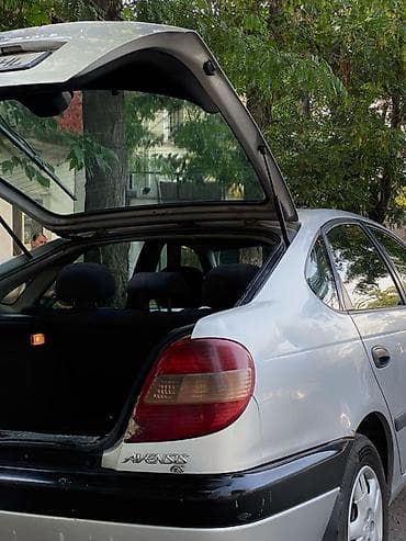 Toyota Avensis: 2002 г., 1.8 л, Автомат, Бензин, Лифтбек — 3