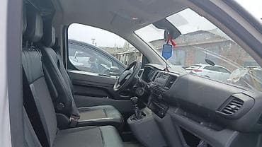 саньёнг муссо: Toyota ProAce (фургон, 2020г.механика 6ступка,отличном состоянии — 6