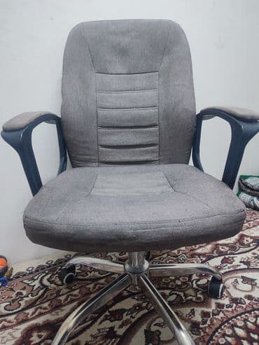 Офисное кресло, С колесиками, цвет - Черный, Экокожа