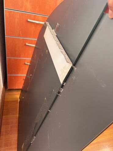 стеклянные полки: Зеркало хорошего качества Размер:высота 85,ширина 65 Имеется одна — 3