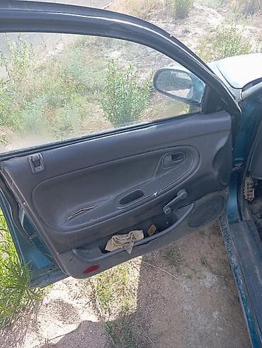Транспорт: Mazda 626: 1993 г., 2.2 л, Механика, Бензин, Седан — 6