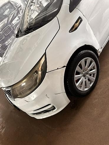 кызыл кия кыз: Kia Rio: 2015 г., Кол менен иштөөчү, Бензин, Седан — 5