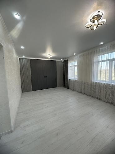 110 кварталл: Баш-булакта 4 комната уй сатылат ! 95м2 Жеринин аянты: 5 сотых — 6