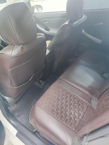 byd e1: Toyota Prius: 2012 г., 1.8 л, Вариатор, Гибрид, Хэтчбэк — 4