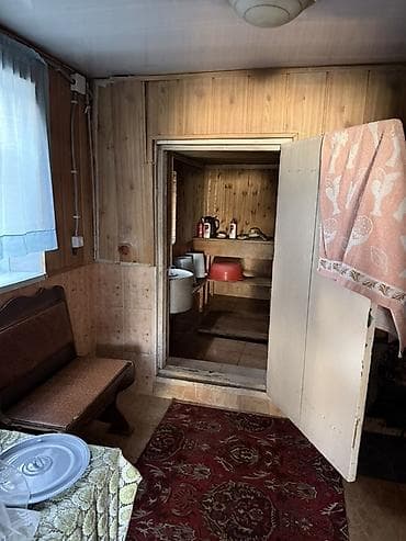 продаю дом ак ордо 1: Продаётся жилой дом с двором и хозяйственными постройками. - Отдельно — 5