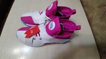 срочно в связи с переездом: Кроссовки Li-Ning (баскетбольные новые) 2 пары, цена 4000 за пару - — 10