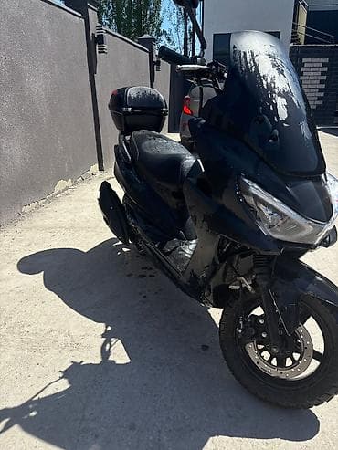 шины для скутера: Макси-скутер M8, 150 куб. см, Бензин, Б/у — 4