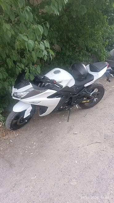 Спортбайк Kawasaki, 250 куб. см, Бензин, Взрослый, Б/у at lalafo.kg Спортбайк Kawasaki, 250 куб. см, Бензин, Взрослый, Б/у