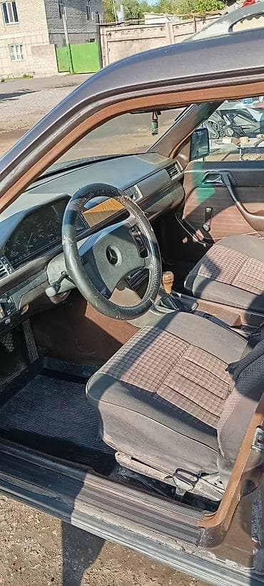 сидения w210: Mercedes-Benz W124: 1988 г., 2.5 л, Ручные, Дизель, Универсал — 5