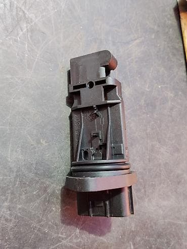 map sensor: Датчик массового расхода воздуха (ДМРВ) в черном корпусе из пластика — 2